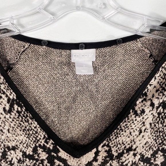 CHICO’S Black & Gold Metallic Reptile Print Tie Neck Sweater Size Large - Picture 4 of 12